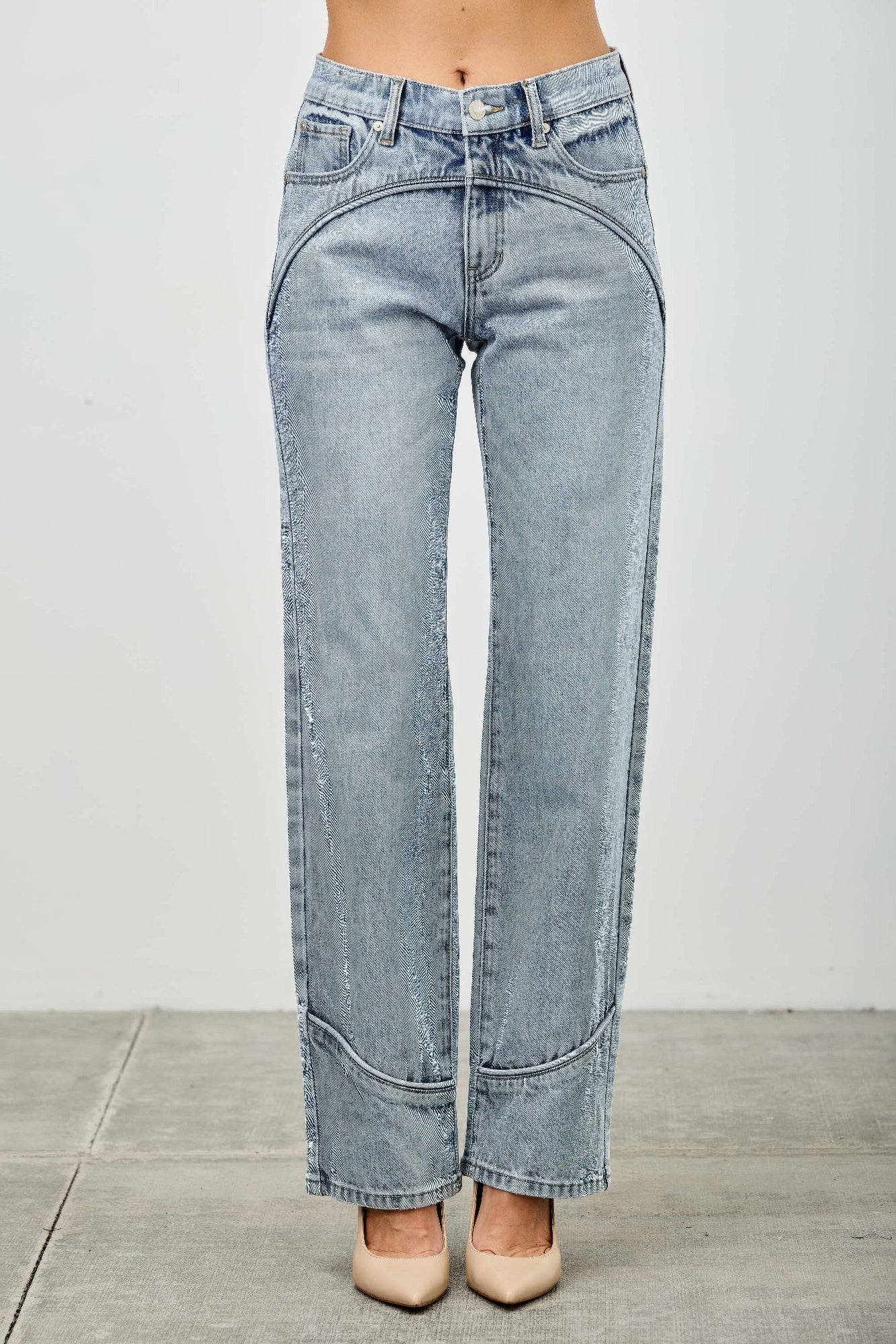LuxeHaven™ mid-rise straight-leg jeans with piping seam detail, structured denim fabric, and classic tailored fit.